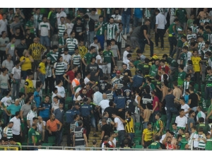 Dostluk Maçında Kavga