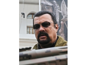 Abd’li Aktör Steven Seagal Rusya-abd İlişkileri Özel Temsilcisi Oldu
