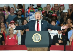 Trump: "İran Ekonomisi Kötüye Gidiyor"