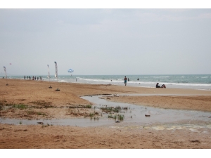 Manavgat’ta Denize Dökülen Atık Sular Tatilcileri Rahatsız Ediyor