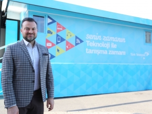 Türk Telekom Eğitim Tırı İle Anadolu’da İpek Yolu Mesafesinin Üç Katı Yol Katedildi