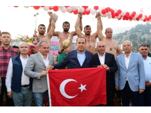 Kızıldağ’ın Başpehlivanı İbrahim Bölükbaşı Oldu
