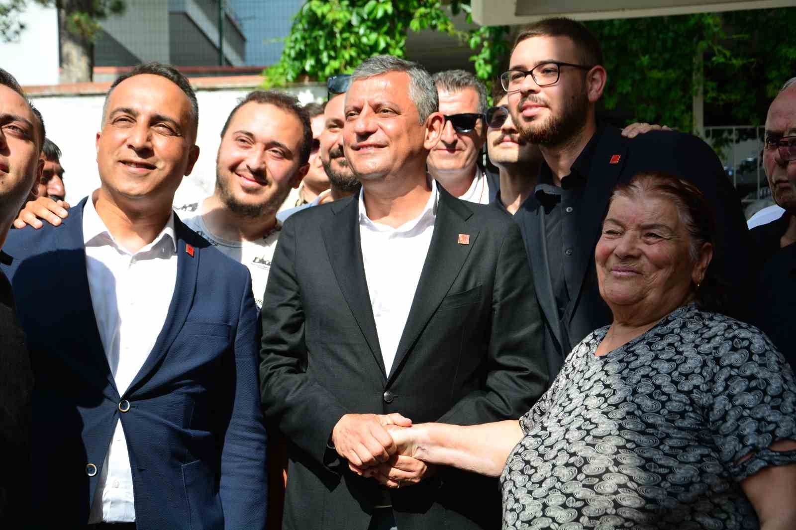 ozgur-ozel-den-eski-milletvekili-kose-ye-bassagligi-ziyareti