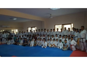 Eyyübiye Belediyesi Gençleri Sporla Buluşturuyor