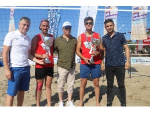 Kocaeli Sahillerinde Plaj Voleybolu Ve Futbolu Heyecanı Sona Erdi