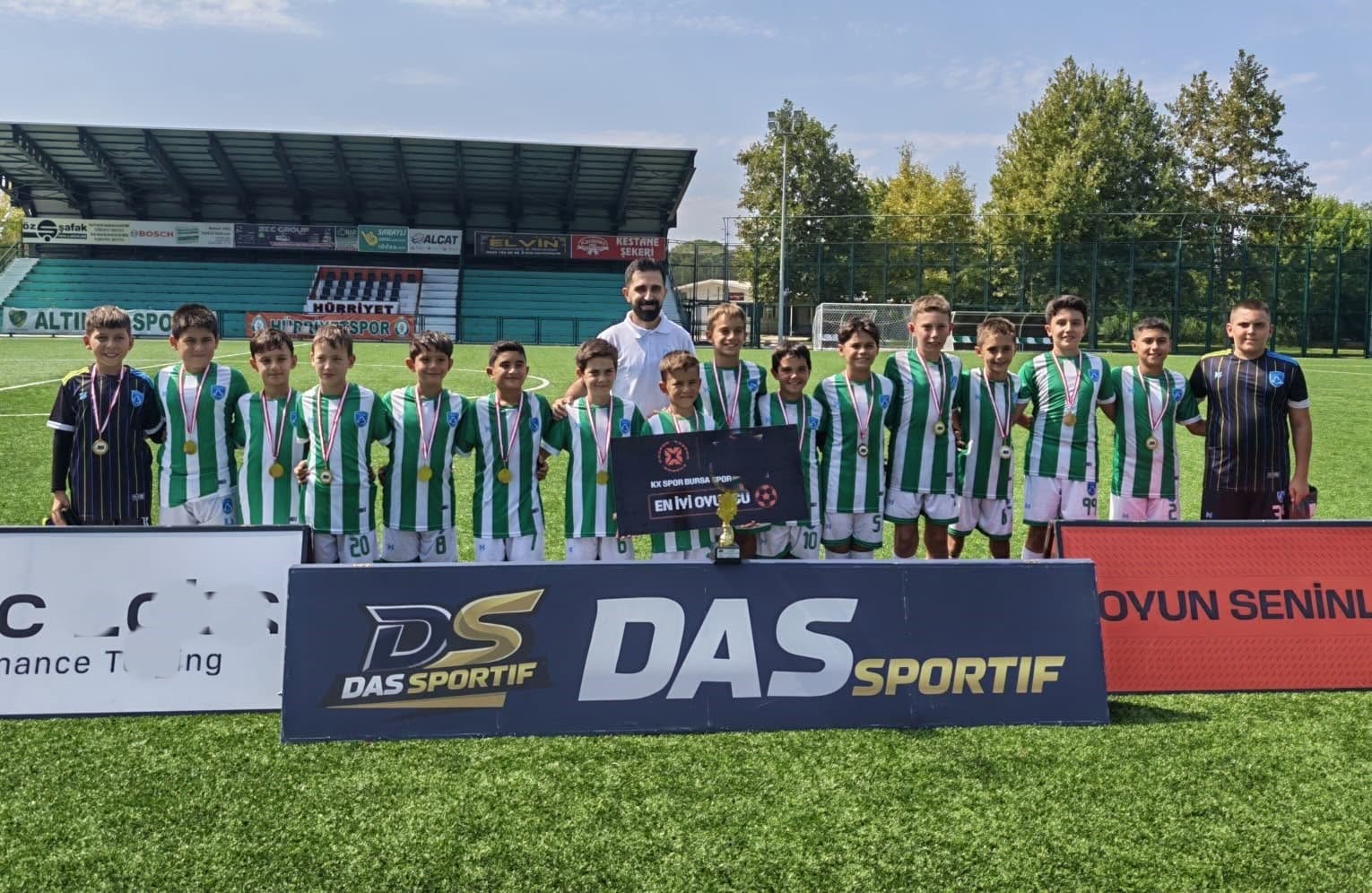 balikesir-buyuksehir-belediyespor-u-11-takimi-bursa-da-sampiyon-oldu
