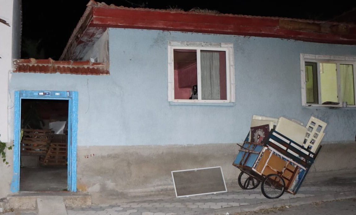 evinden-kotu-kokular-gelen-adamin-annesinden-5-gun-sonra-oldugu-belirlendi