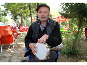 Tek Eliyle, Tek Kişilik Dev Orkestra