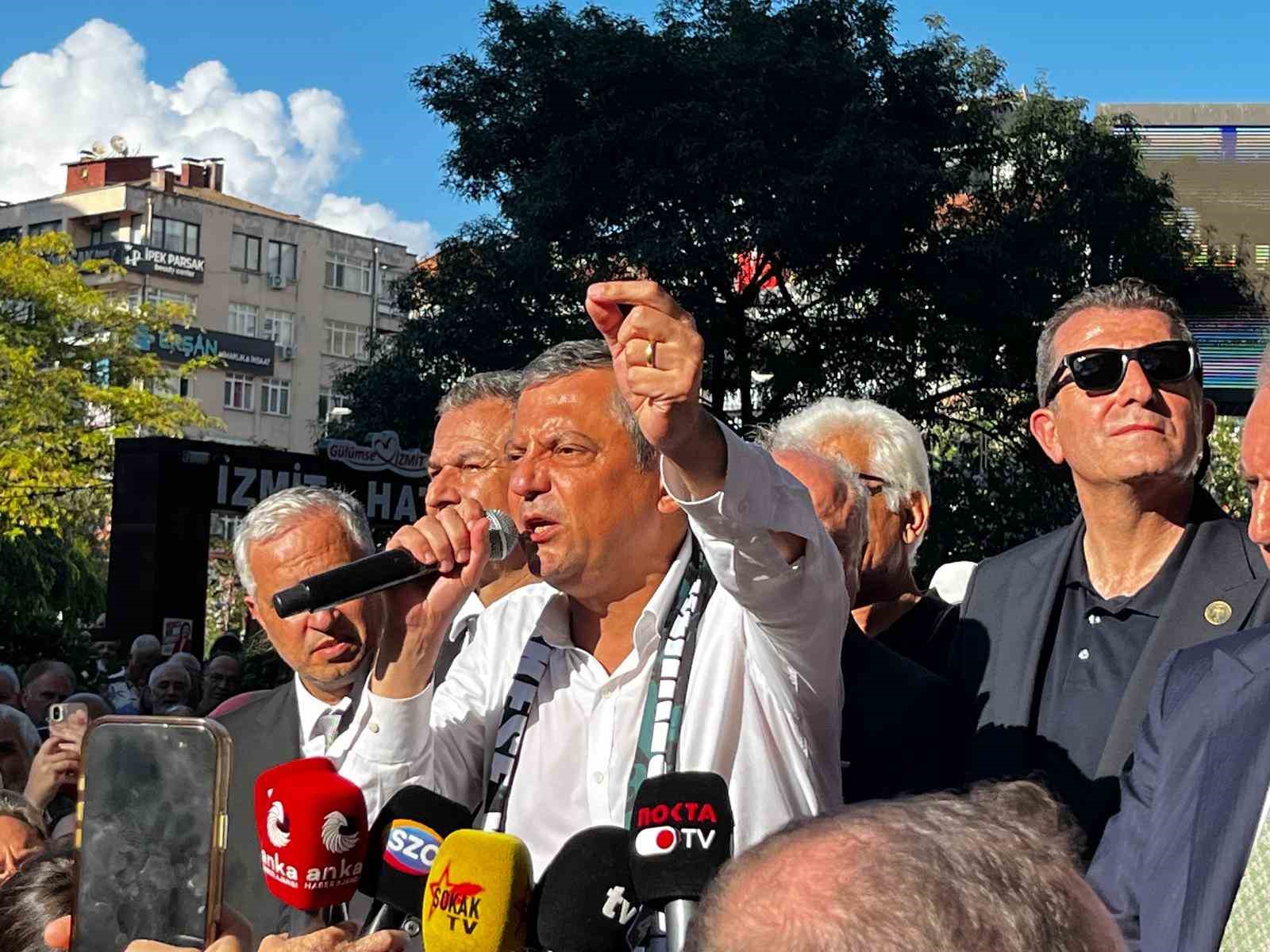 ozgur-ozel-yeni-parti-ev-kadinlarinin-emeklilik-umududur
