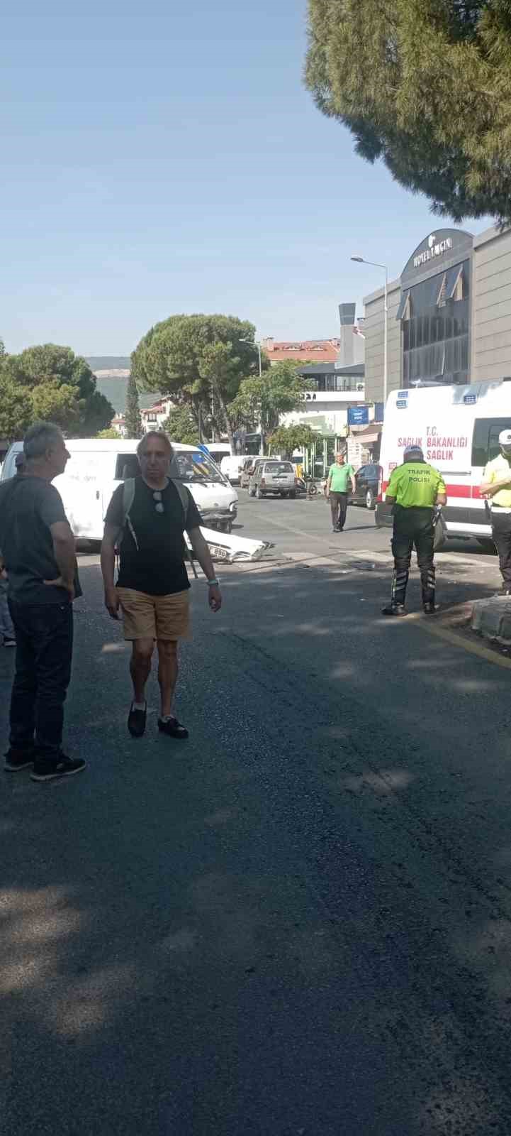 mentese-de-trafik-kazasi-1-yarali