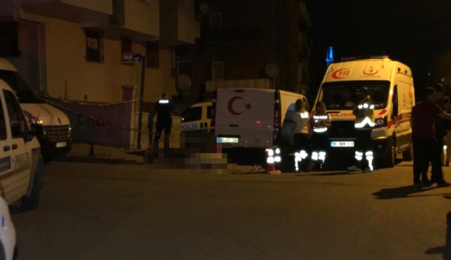 Ankara'da, Taksi Şoförü Tartıştığı İki Genci Bıçaklayıp Kaçtı! Polis, Kan Damlalarını Takip Edip Yakaladı