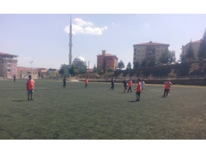 Kur’an Kursu Öğrencilerine Spor Desteği