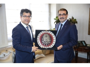 Rektör Taş, Bakan Dönmez İle Bir Araya Geldi