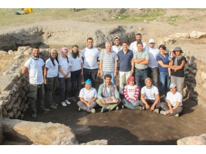 Rektör Taş, Küllüoba Kazısını İnceledi