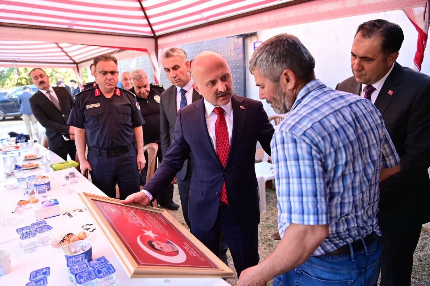 aydin-valisi-varol-dan-sehit-polis-tayfun-bas-in-ailesine-taziye-ziyareti
