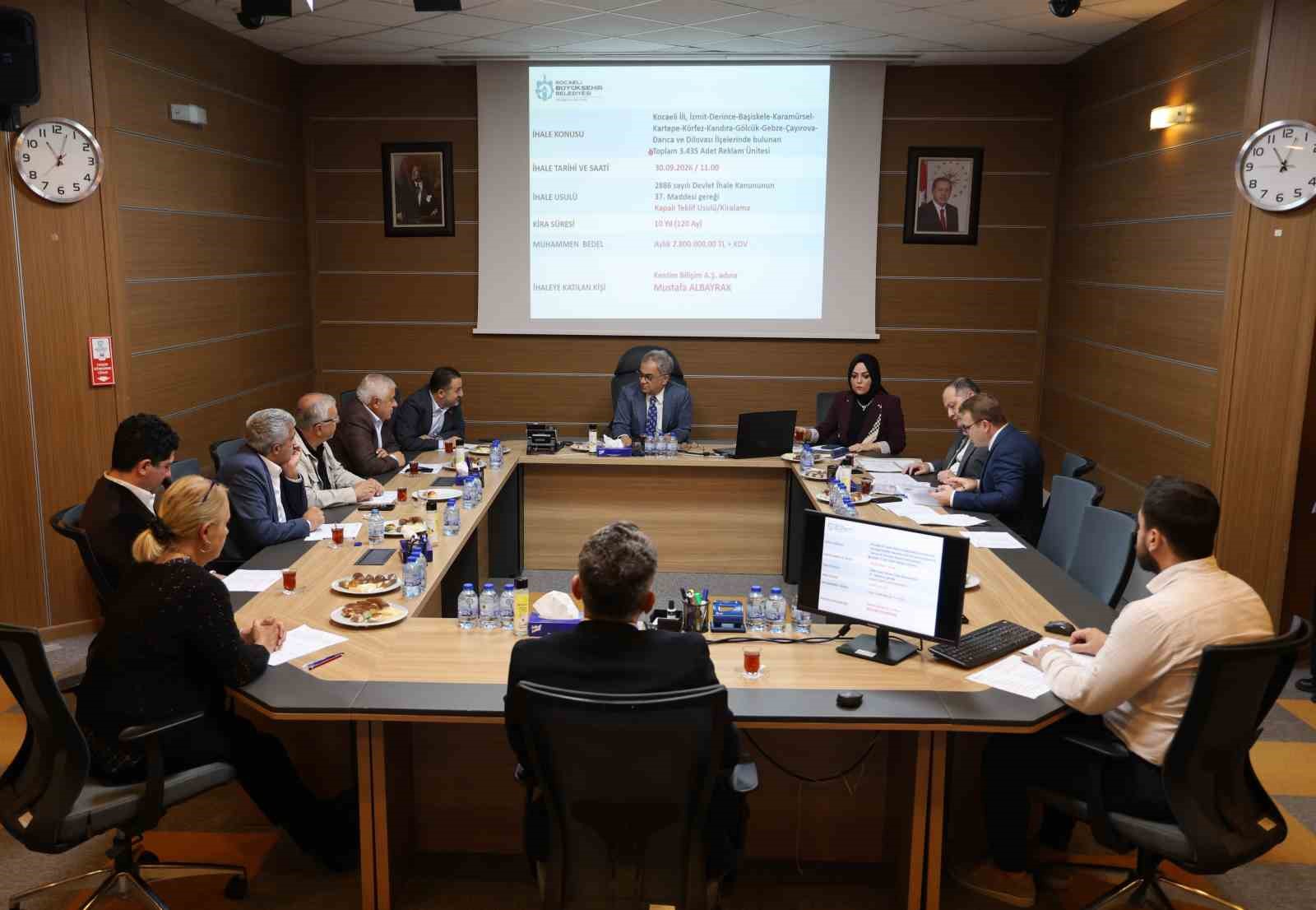 kocaeli-de-engelli-yolcuya-mudahale-eden-soforun-araci-baglandi