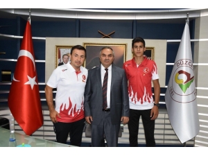 Başkan Ay, Rafting Şampiyonlarını Tebrik Etti