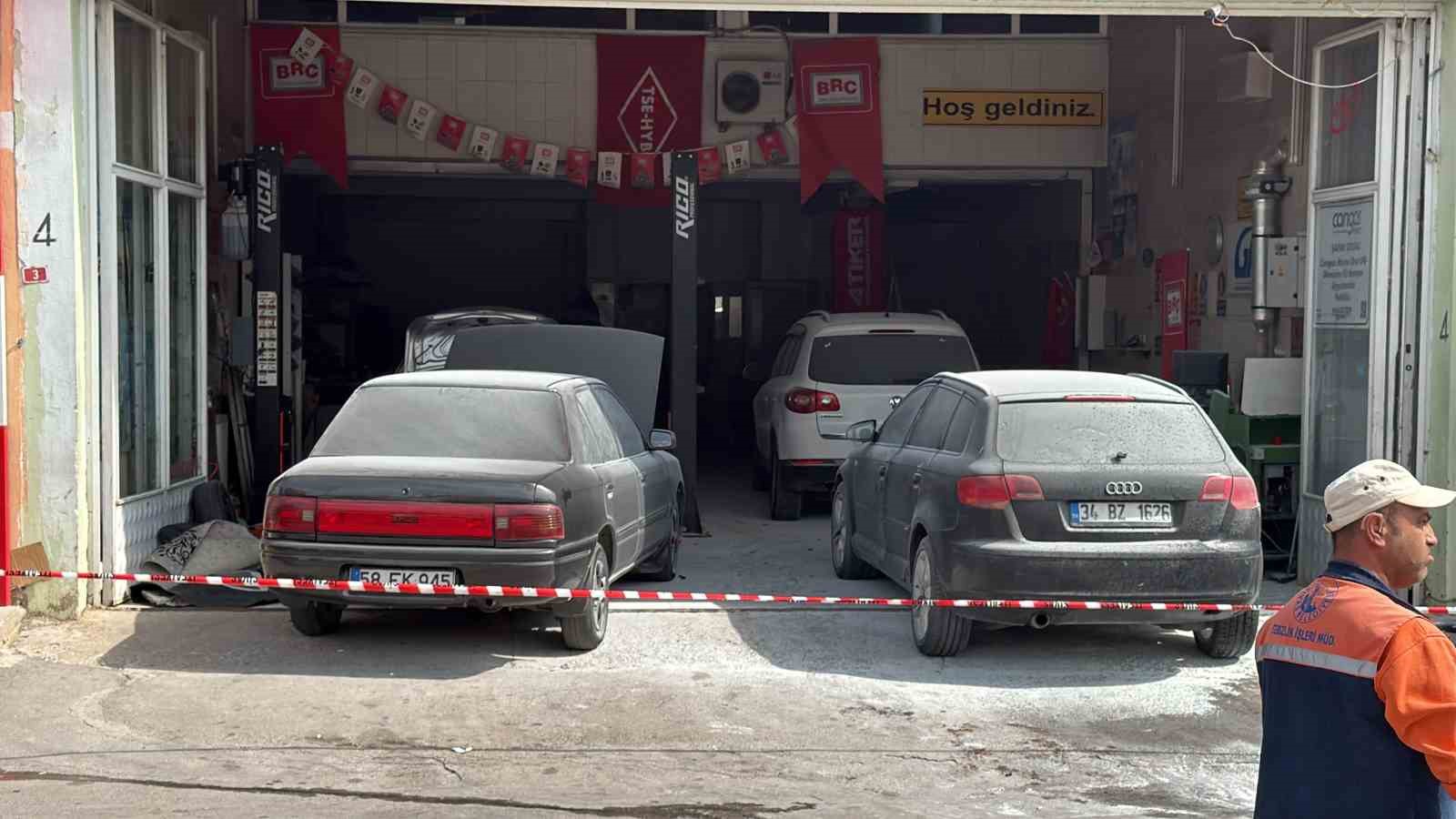otomobilde-lpg-donusumu-sirasinda-meydana-gelen-patlamada-5-kisi-yaralandi