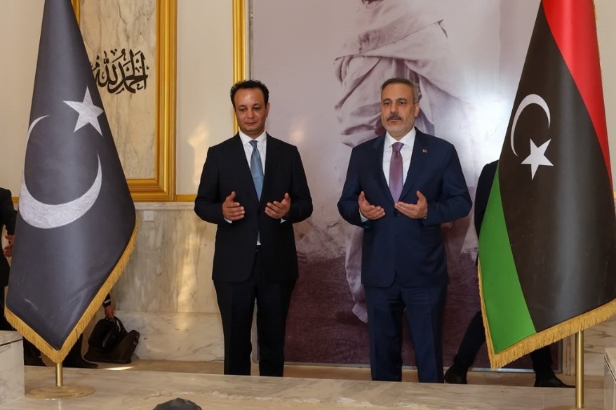 disisleri-bakani-fidan-libya-nin-milli-kahramani-omer-muhtar-in-mezarini-ziyaret-etti
