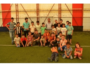 Yaz Kur’an Kursu Öğrencileri Arasında Halı Saha Etkinliği