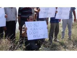 Köylüler Merada Pankart Açtı