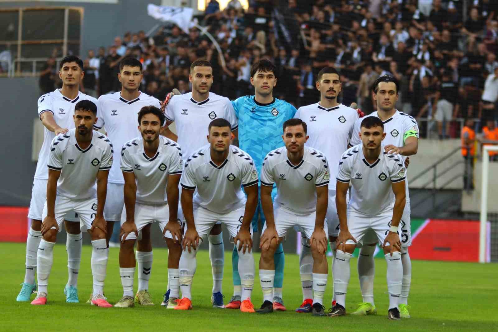 altay-ne-kazaniyor-ne-kaybediyor