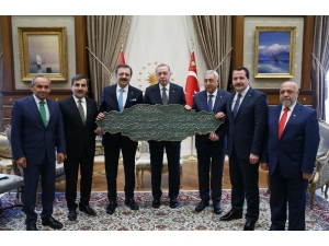 Cumhurbaşkanı Erdoğan, Tobb Başkanı Hisarcıklıoğlu Ve Heyetini Kabul Etti