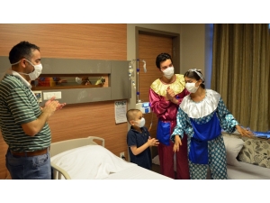 Lösemili Çocuklar Gönüllü Palyaçolarla Gönüllerince Eğlendi