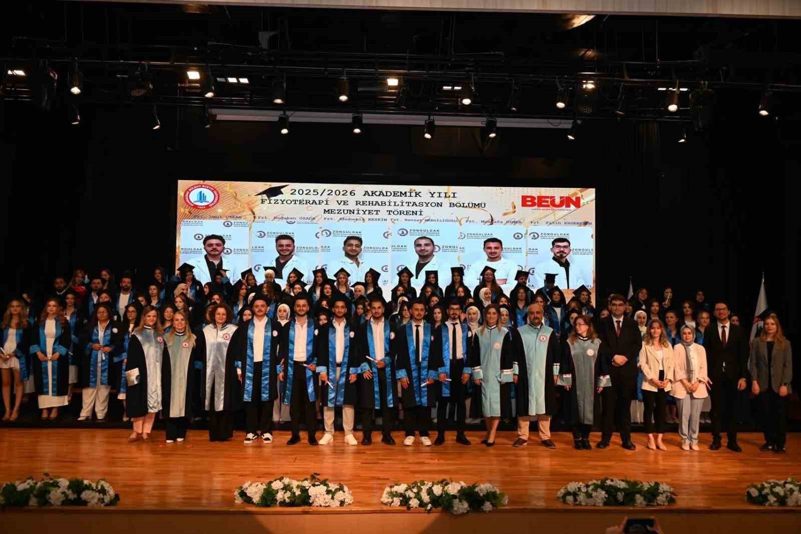 beun-da-gelecegin-hemsireleri-fizyoterapistleri-ve-sosyal-hizmet-uzmanlari-mezun-oldu