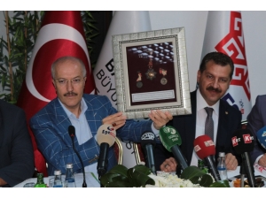 Kurtdereli Mehmet Pehlivana Padişahların Verdiği Madalyalar Bulundu