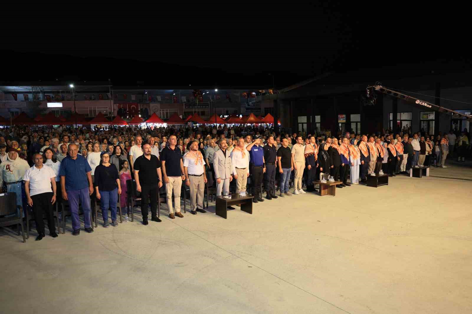 10-cameli-festivali-geleneksel-yoruk-gocu-yuruyusu-ile-basladi