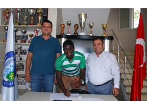 Amatör Lige Nijerya Uyruklu Futbolcu