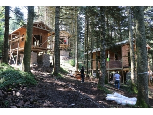 Doğayla Uyumlu 25 Bungalov Ev Gölcük’e Yerleştirildi