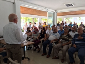 Antalya’da Çiftçiye Tuta Zararlısı Eğitimi