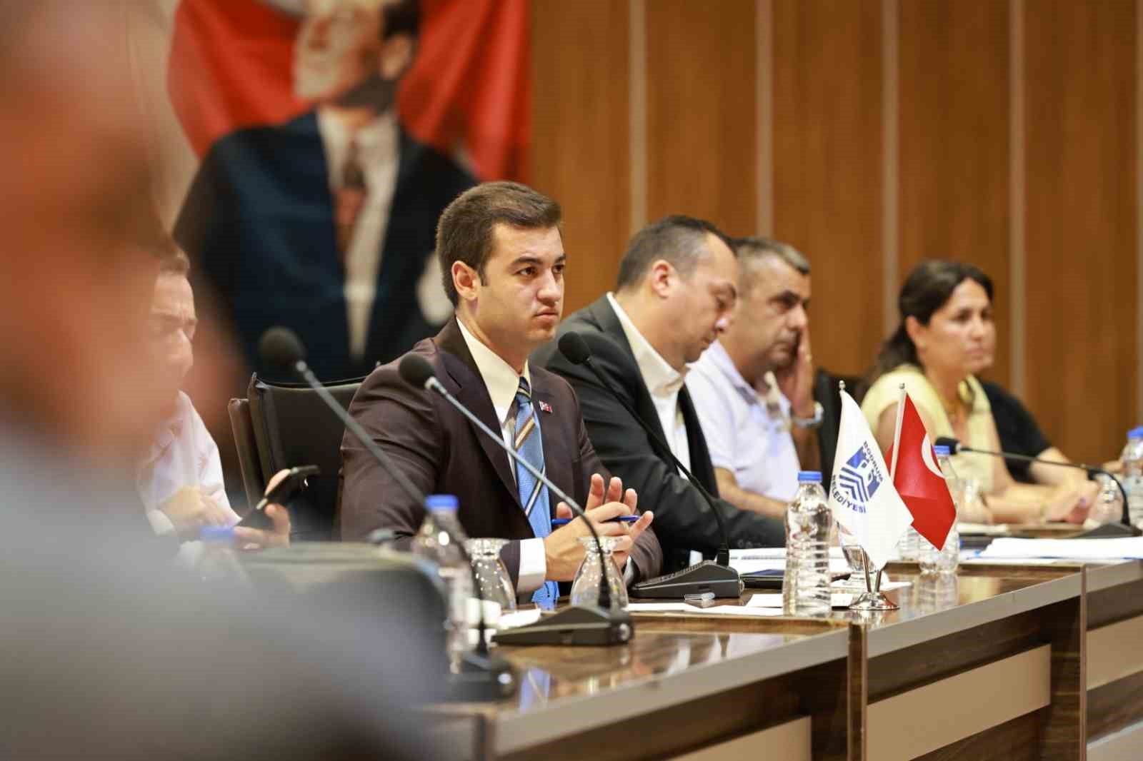 baskan-mandalinci-muhtarlarla-bir-araya-geldi