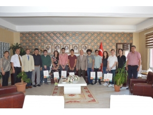 Kaymakam Çorumluoğlu’ndan Yks’de Dereceye Giren Öğrencilere Altın