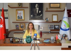 Düzce Üniversitesi Rektörü Canlı Yayında Üniversite Adaylarının Sorularını Yanıtladı