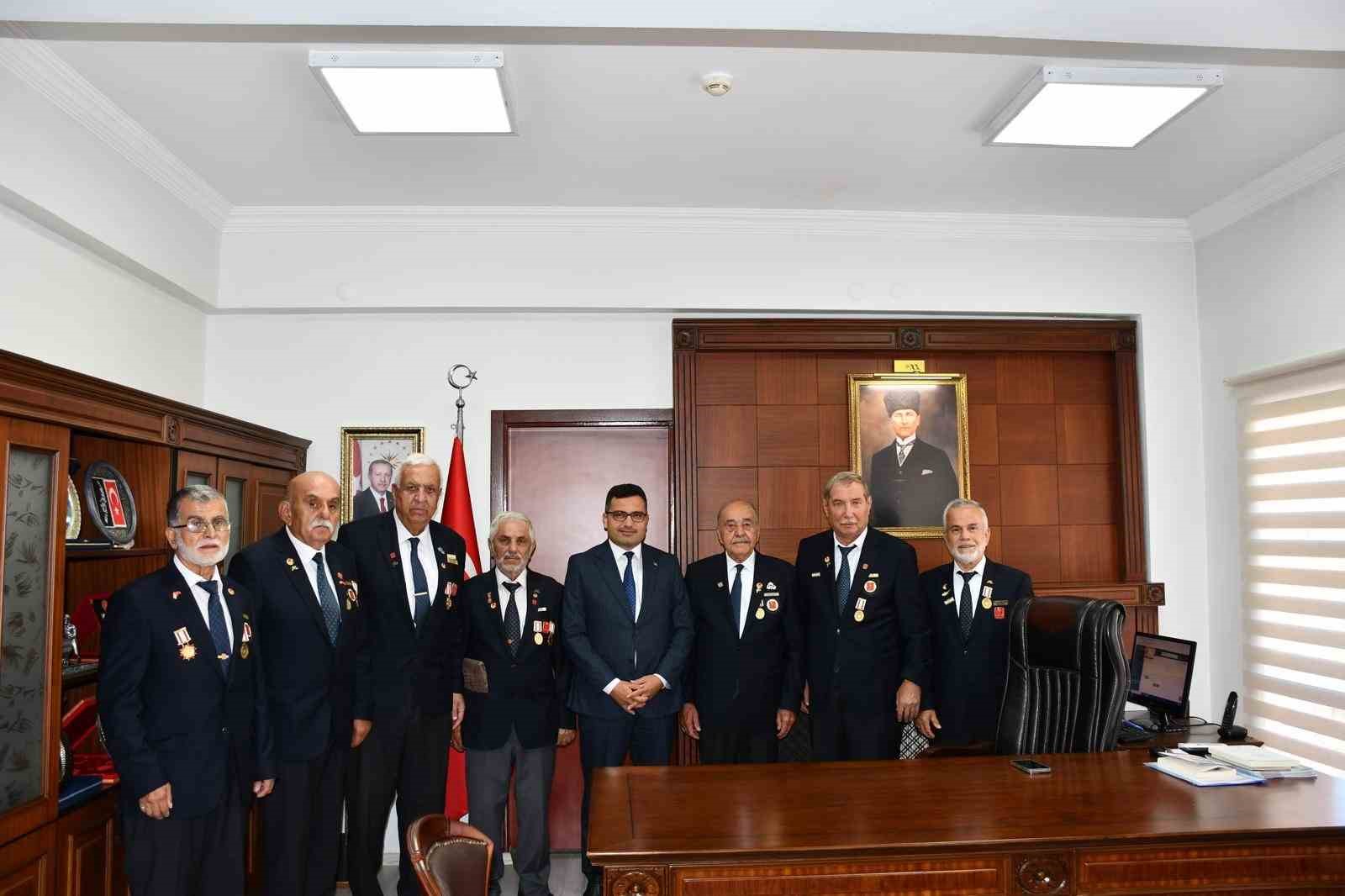 kibris-gazilerinden-kaymakam-koksal-a-ziyaret