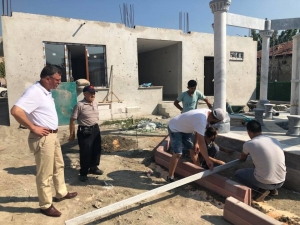 Başkan Duymuş Beldede Yapımı Devam Eden Projeleri İnceledi