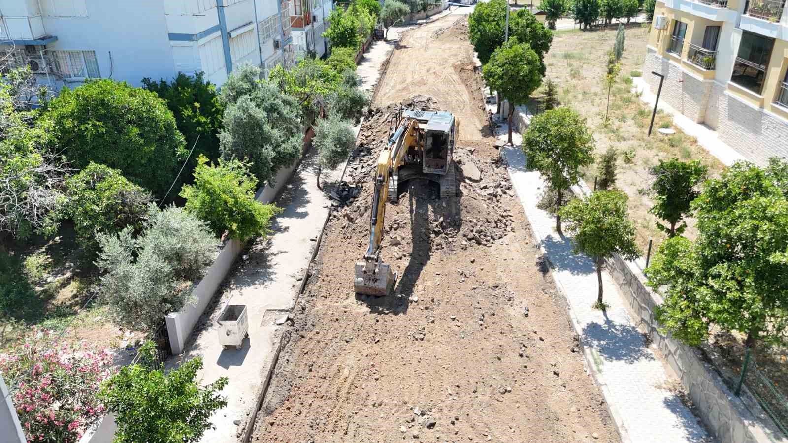 nazilli-de-yol-altyapi-ve-park-calismalari-suruyor