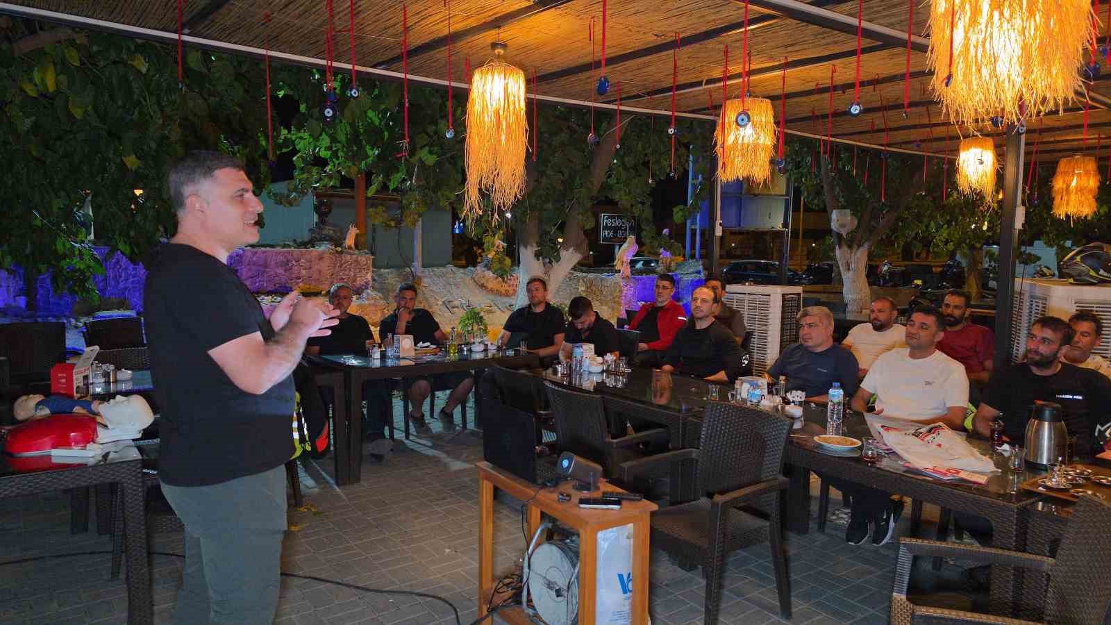 motosiklet-tutkunlari-ilkyardim-egitimi-aldi