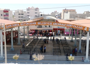 Akçakale’de Semt Pazarı Esnafı Yeni Yerinde İş Başı Yaptı