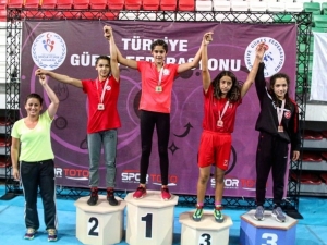 Köyceğizli Pehlivan Kızlar Madalyaları Sıraladı