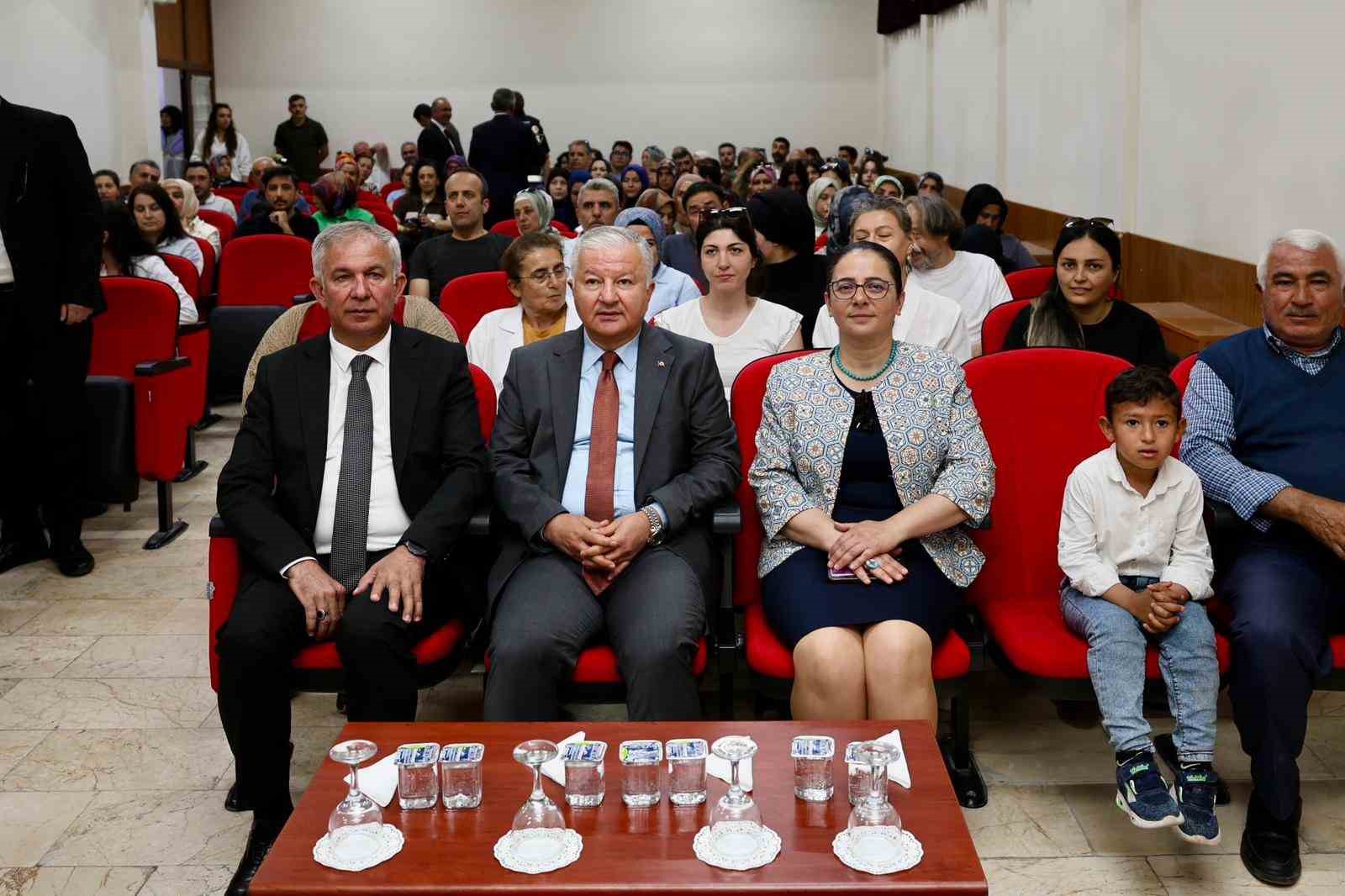 aksaray-da-okullarda-velilere-narkotik-farkindalik-egitimi-veriliyor