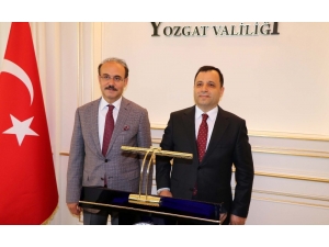 Aym Başkanı Arslan, Yozgat Valisini Makamında Ziyaret Etti