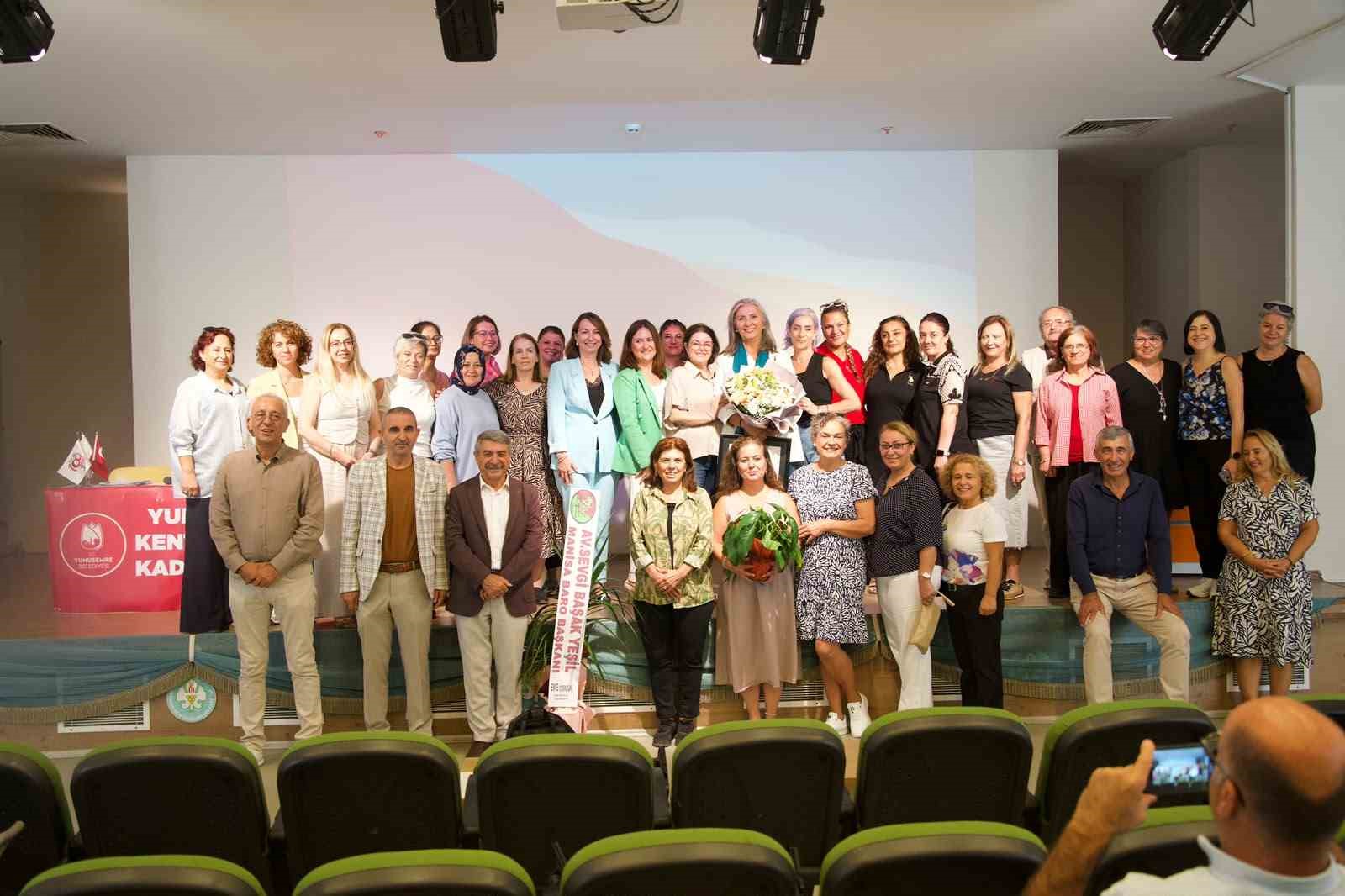 yunusemre-de-kadin-meclisinin-yeni-baskani-ayranci-oldu