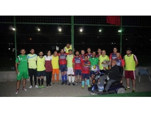 Fabrika Çalışanları İle Engelliler Dostluk Maçında Buluştu