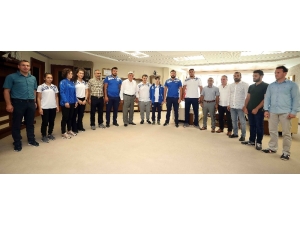 Başkan Karaosmanoğlu, “Dünya’da Söz Sahibi Sporcular Yetiştiriyoruz”