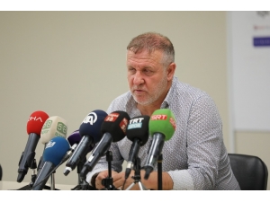 Mesut Bakkal: "Emre Gidecek Diye Bekliyoruz"