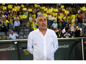 Aybaba’dan Soyunma Odasında Oyuncularına Tebrik